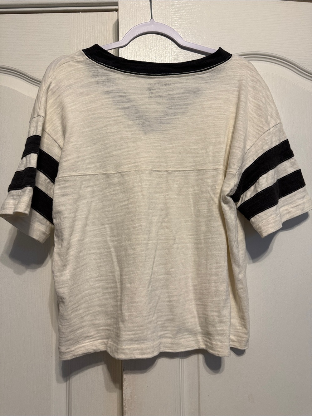 Faherty Cream V-Neck Tee with Navy Trim and Sleeve Stripes - Picture 3 of 3